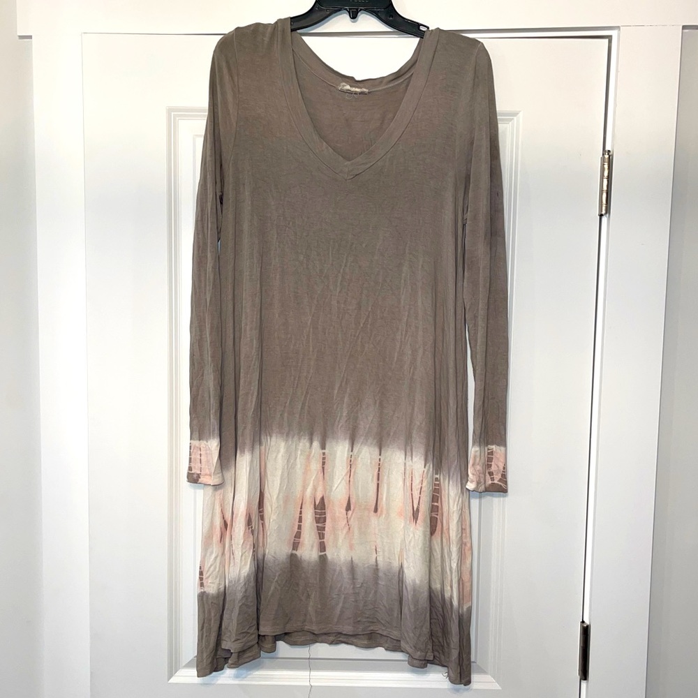 Grey white and pink long sleeve vneck altar’d state T-shirt dress